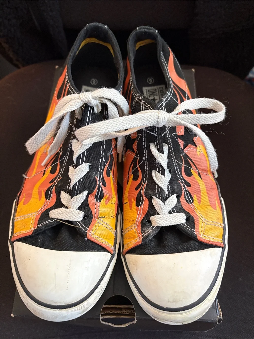 Converse youth size